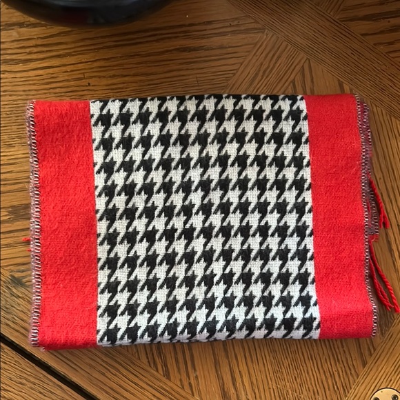 Houndstooth Black & Red Cashmere Feel Scarf - Picture 2 of 5